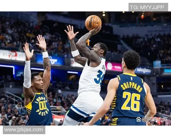 深林狼队与爵士队激战正酣谁能在这场对决中笑到最后