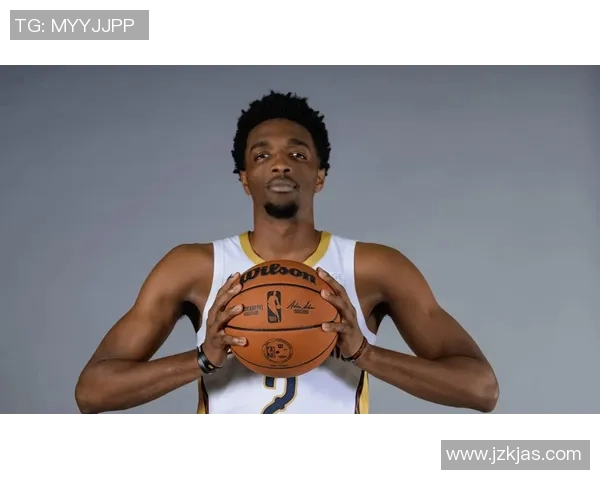 赫伯特琼斯的篮球之路与个人成长故事探索